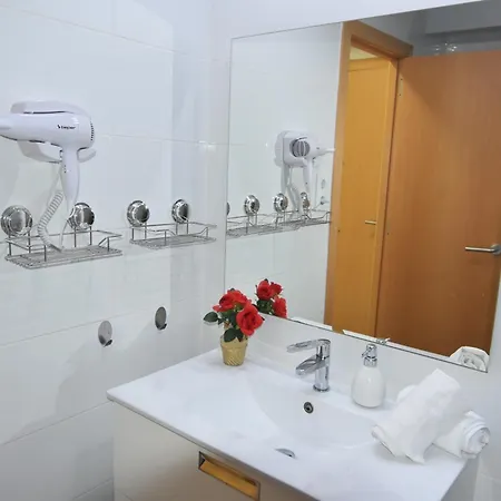 Apartment Rnet - 600 Garbi 04-55